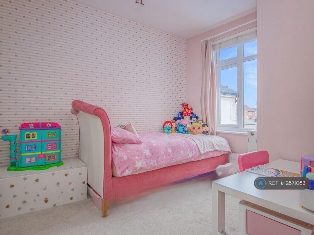 2nd Bedroom
