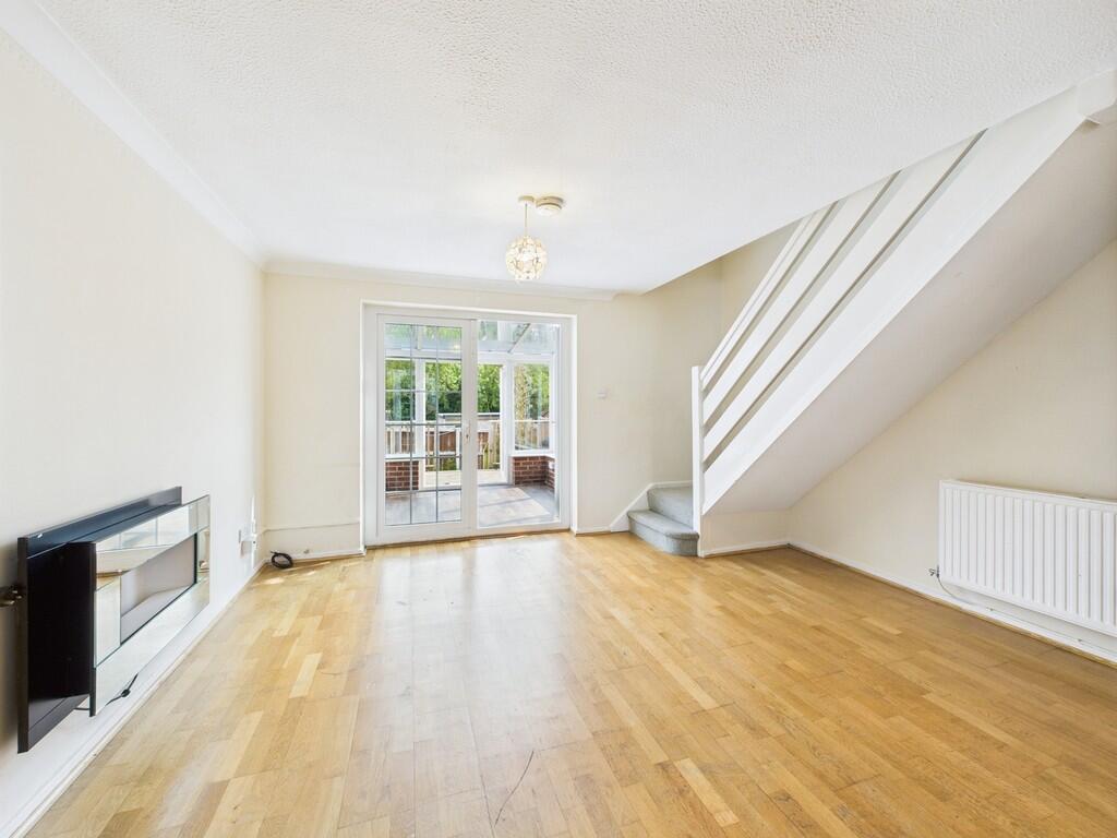 CAM02854G0-PR0390...