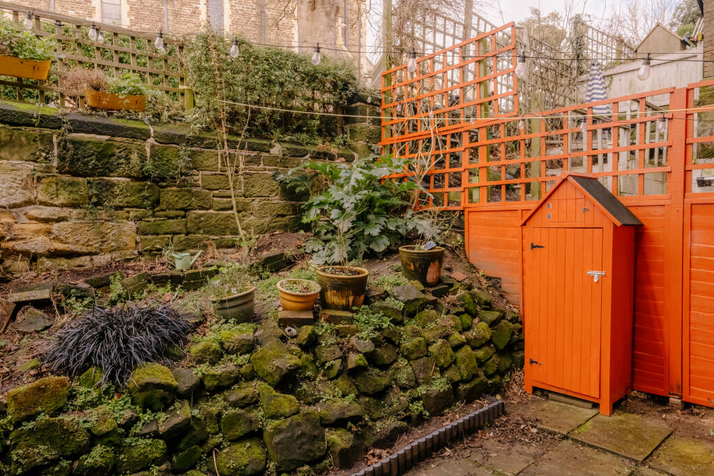 Croft-StLeonards-OldPennySchool-Garden-3