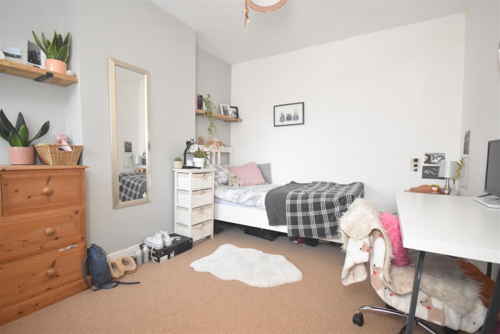 Bedroom 2.jpg