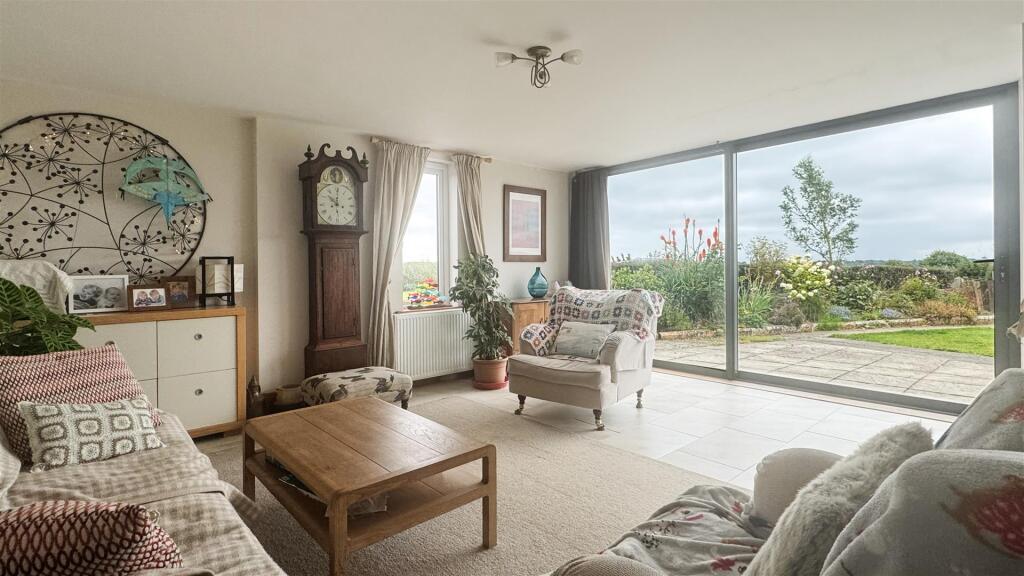 Sitting Room 7.jpg
