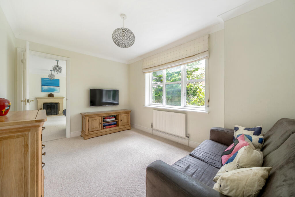 1295440-18-682df2...