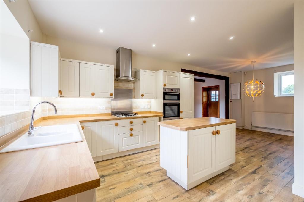 Kitchen diner