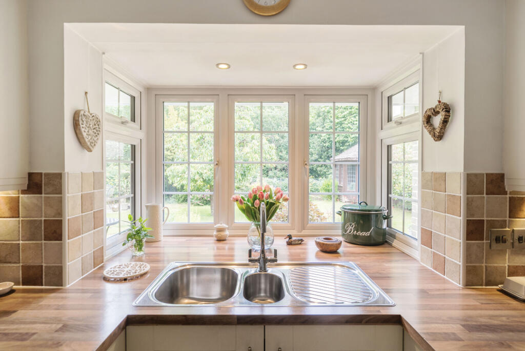 1304901-21-6846f9...