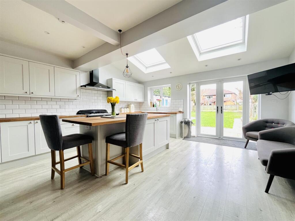 Live In Dining Kitchen