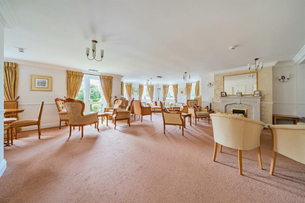 Owners Lounge.jpg