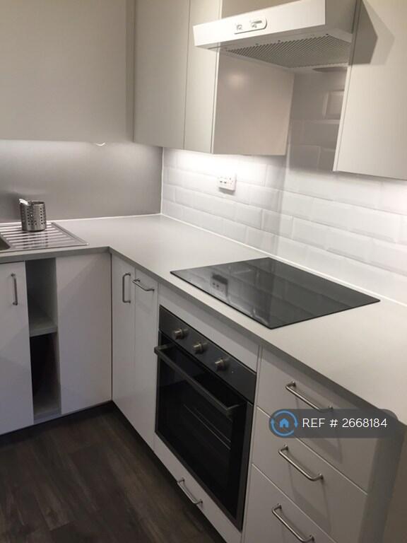 Kitchen (Induction Hob/Oven)