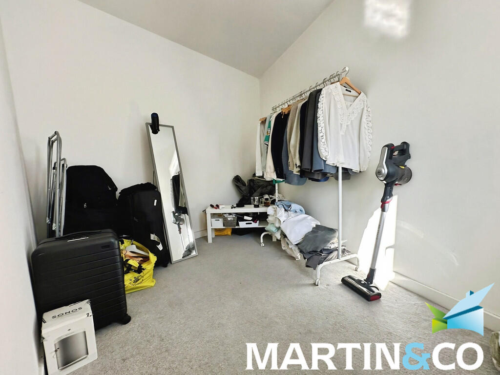 f347b41f-IMG-2025...