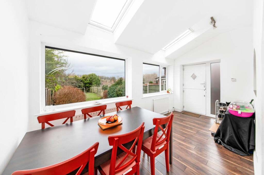 GARDEN ROOM