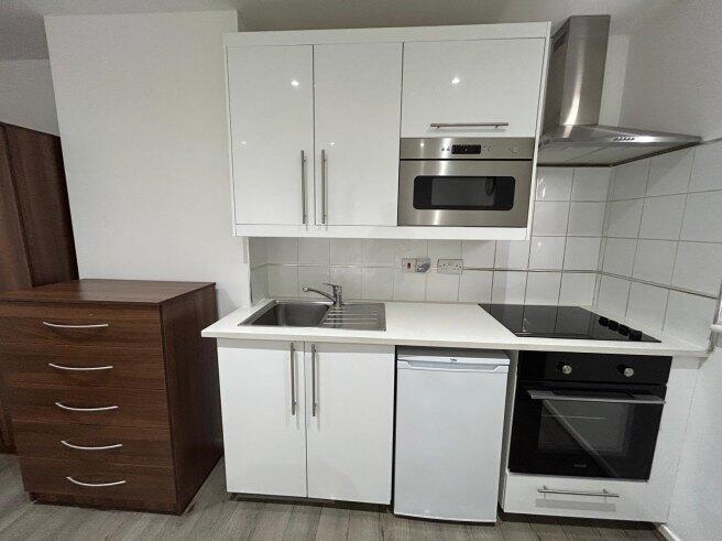 blenheim-gardens-nw2-4nt-981755