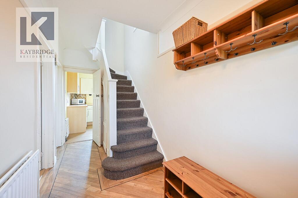 Ravensfield Gardens, KT19 0SR