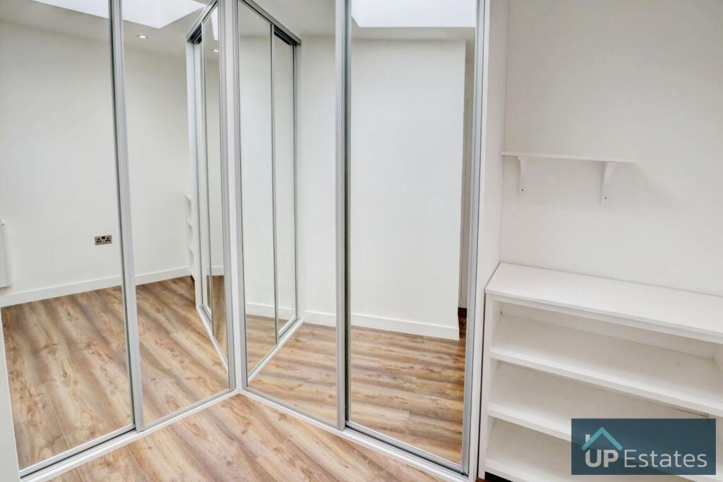 Bed 3/Dressing Room
