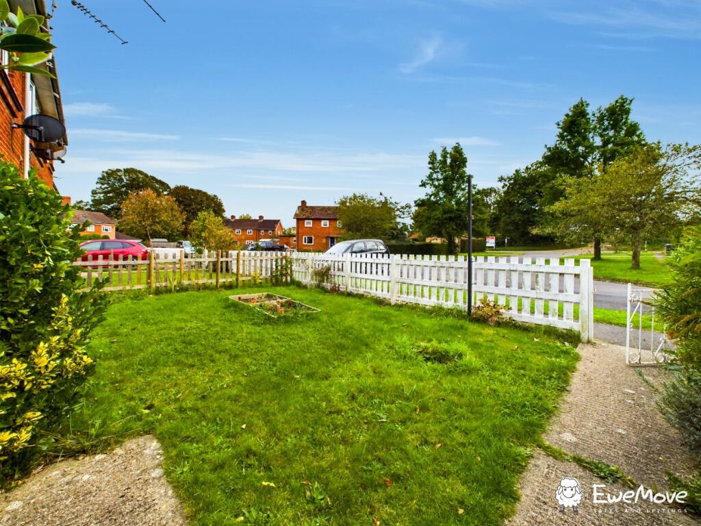 CAM02877G0-PR0061-STILL014