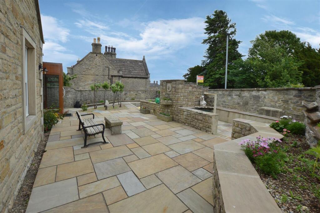 9018141-105274-133948761380421931-c125dfa2-3692-75