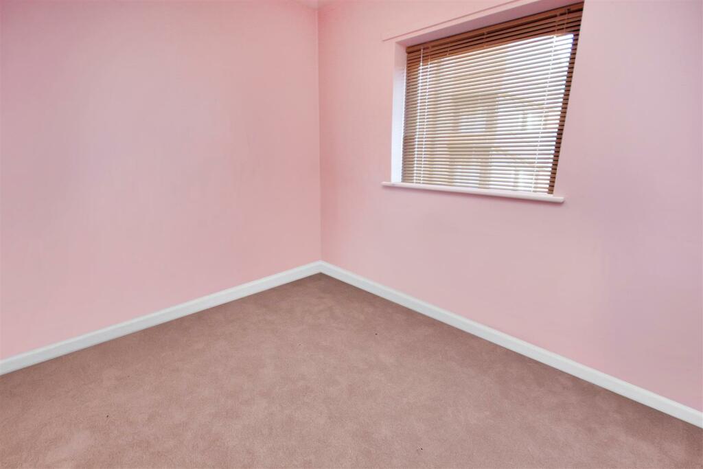 Bedroom 2.JPG