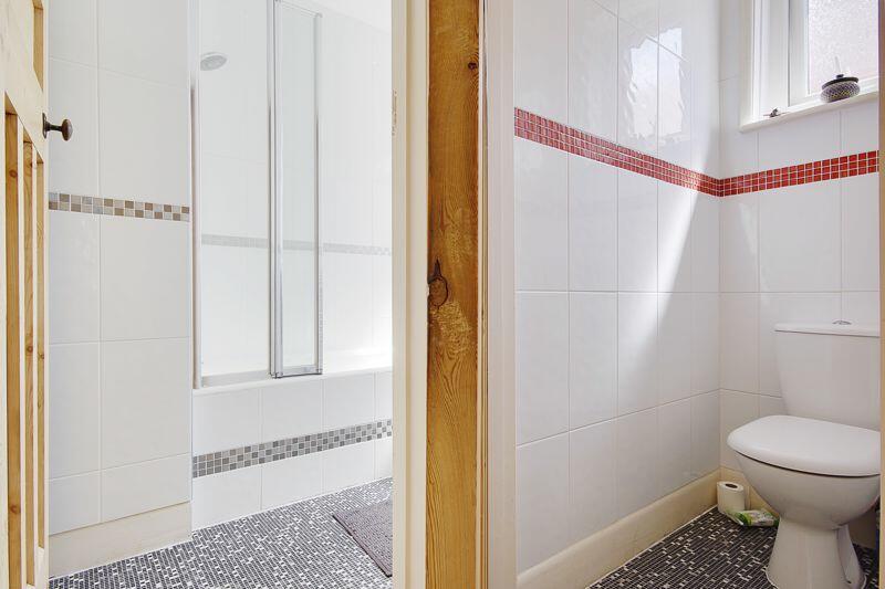 Separate WC/Bathroom