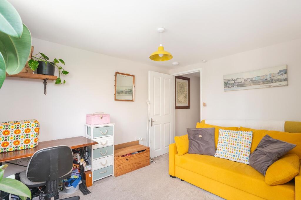 8D6RWH - Bedroom F.jpg