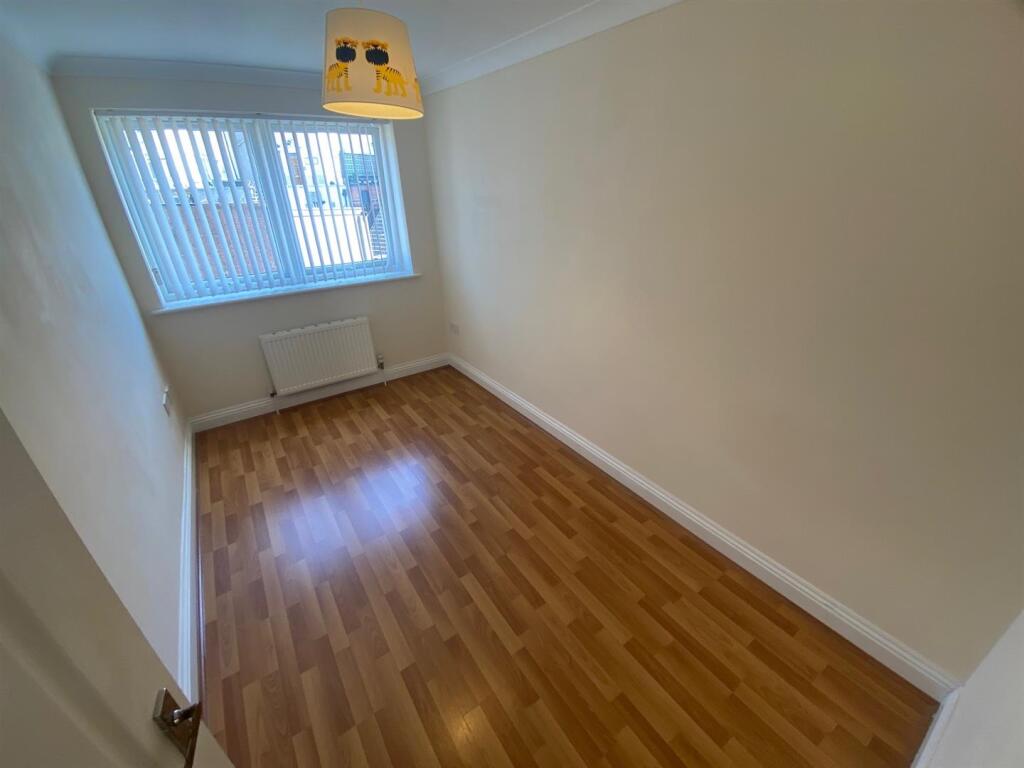 bed 2.jpg