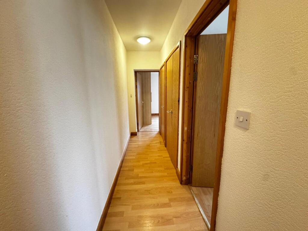 Hallway 1.jpeg