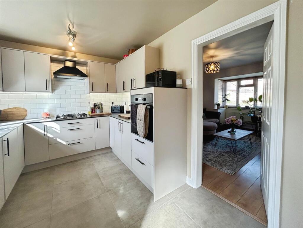 68ef50e2--4E48-9C99-1E82F8859508-42182-000021FC307