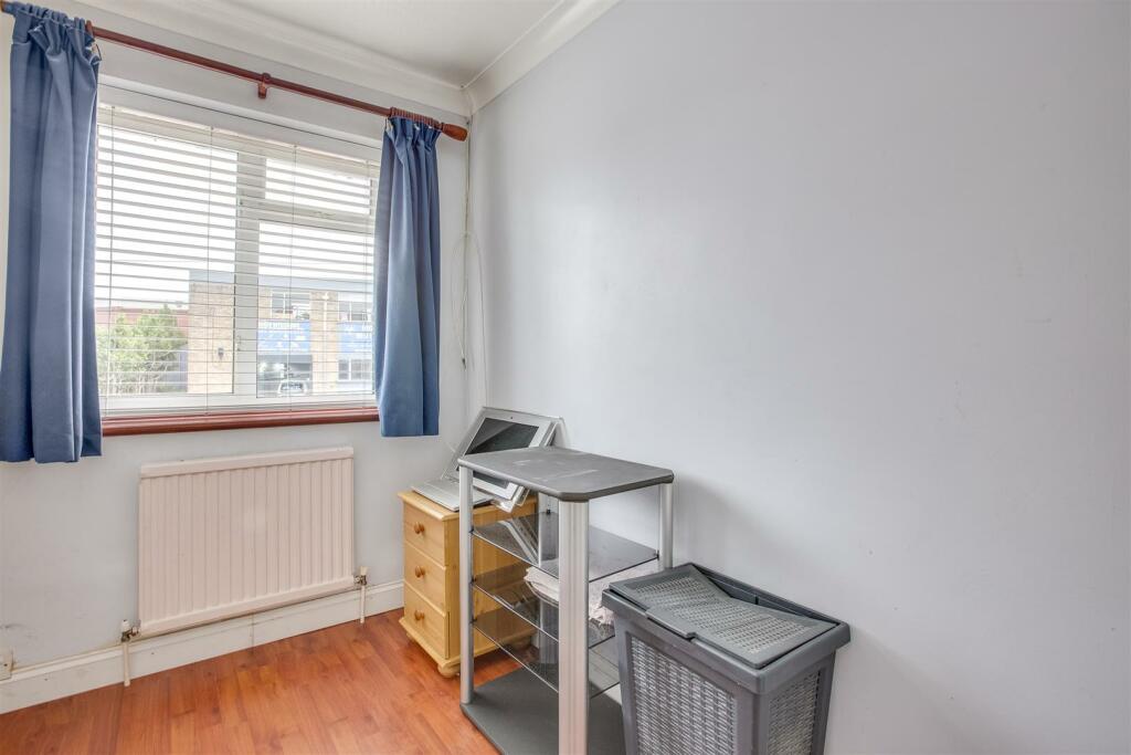 23 Abbey Barn Road, HP11 1RR-1.jpg