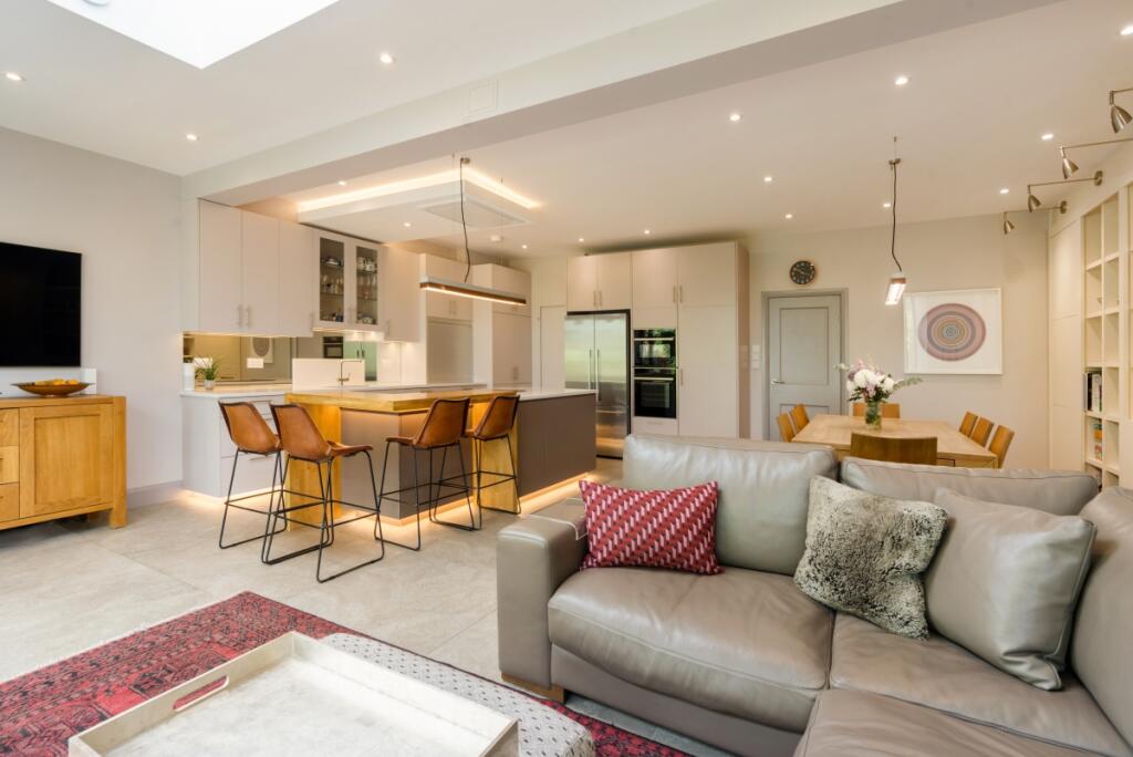 15 Vallance Road ...