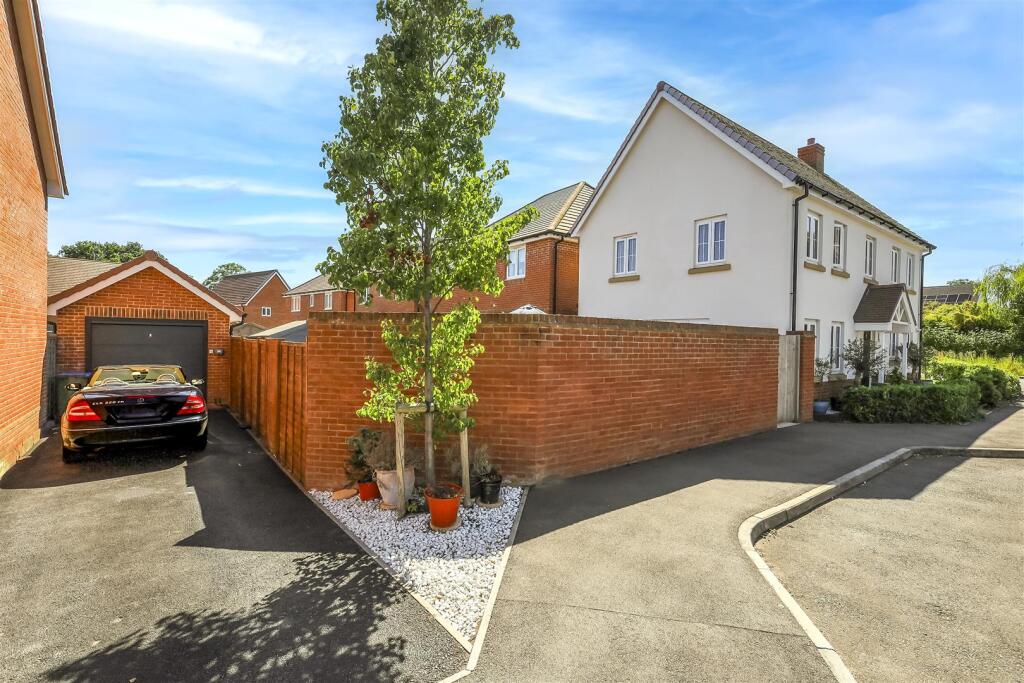 14 Kings Road, Ringmer, BN8 5FS (4).jpg