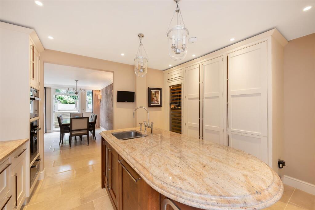 2 Ovington Street Hi-16.jpg