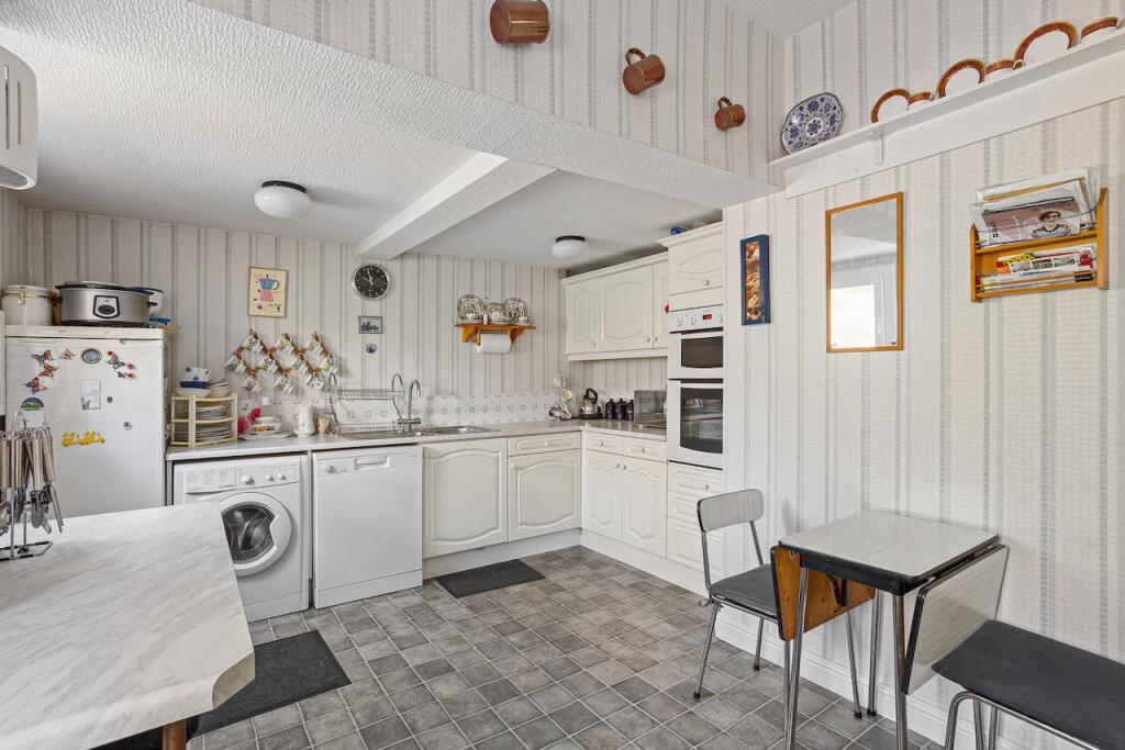 19 The Avenue, Norton-15.jpeg