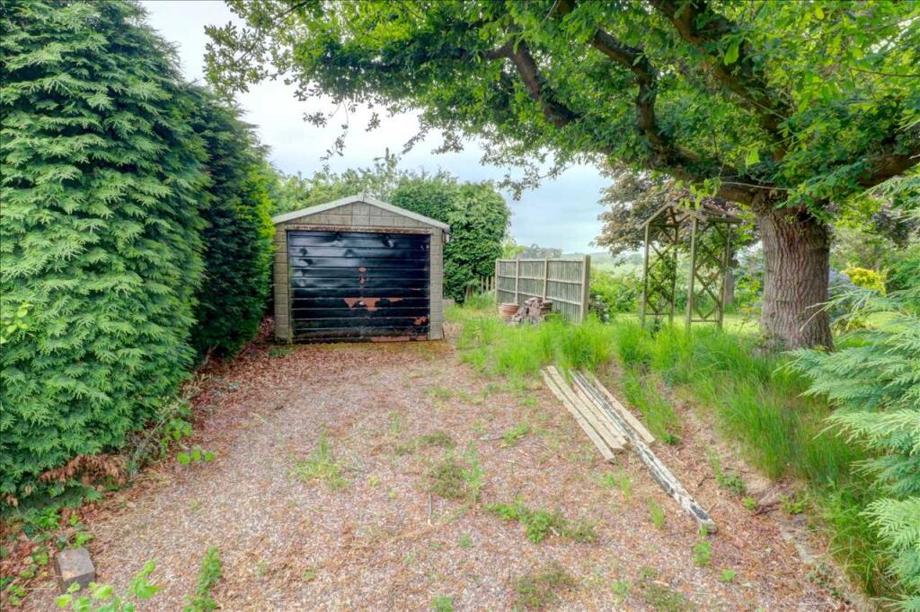 GARAGE (UNMEASURED)