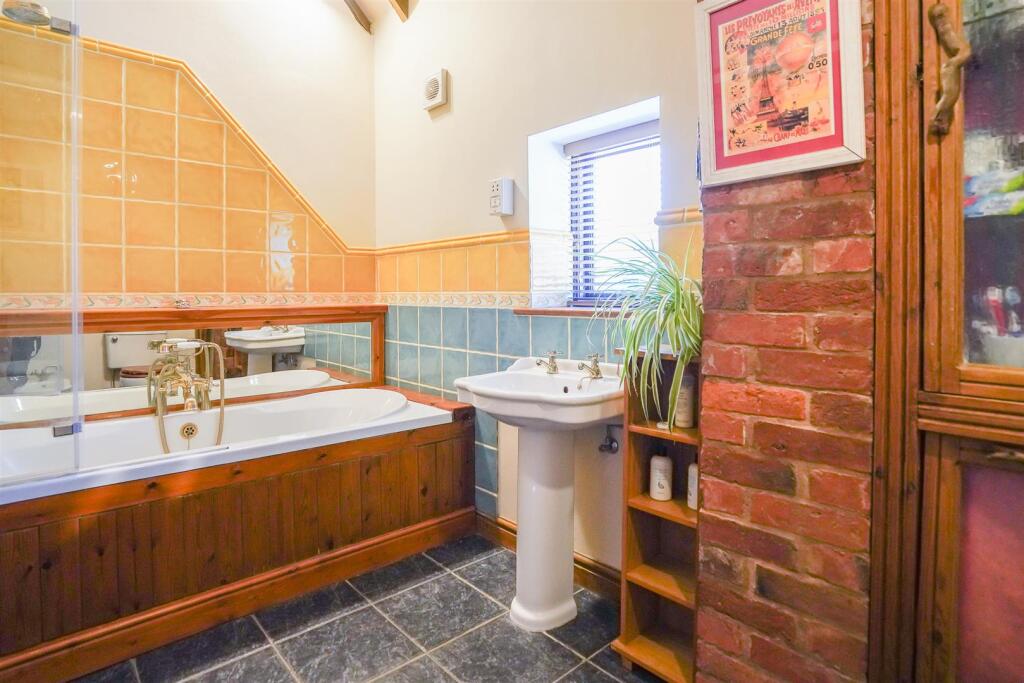 Village Farm Barns (22).jpg