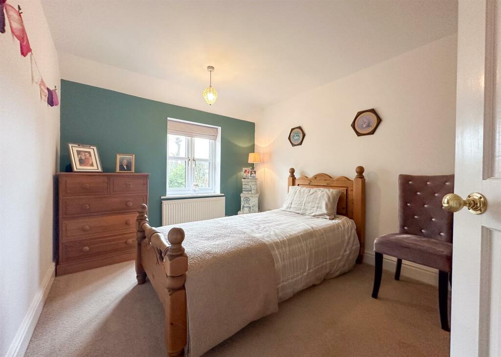 BEDROOM 3