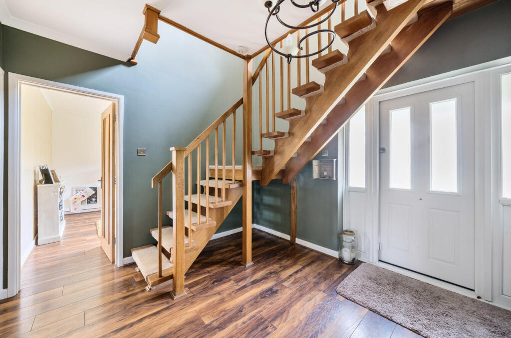 1303445-5-683f242...