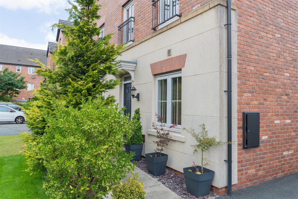 36 Regency Walk-44.jpg