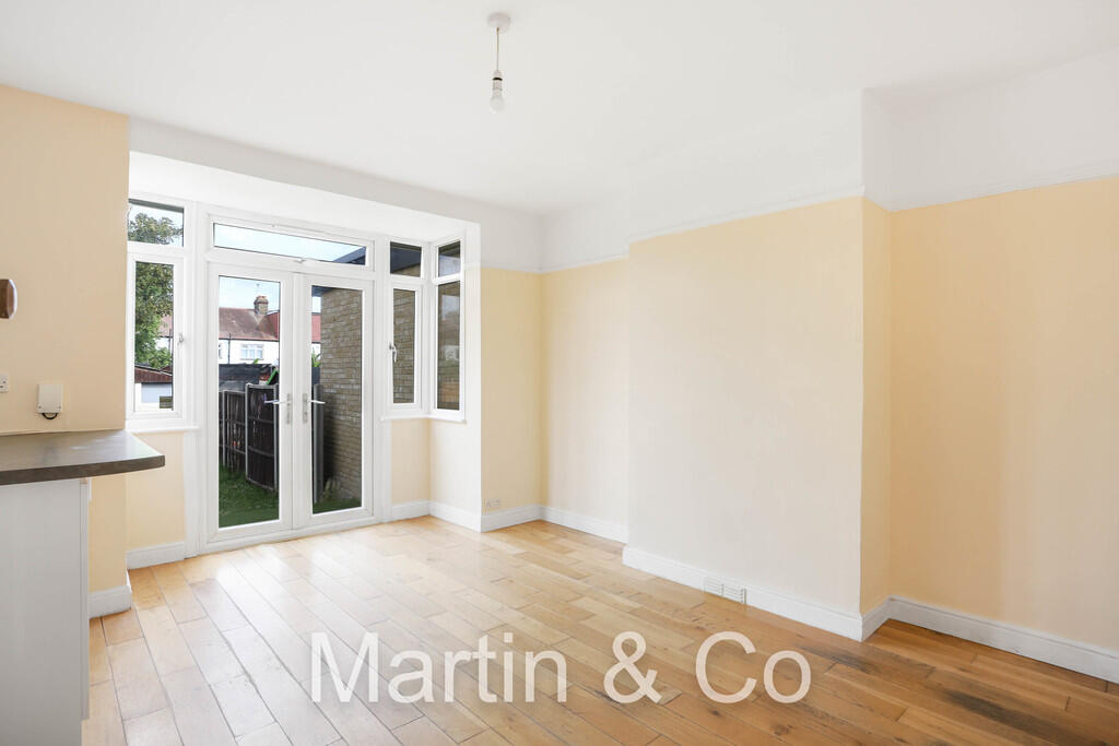 1494137015 - 77 C...