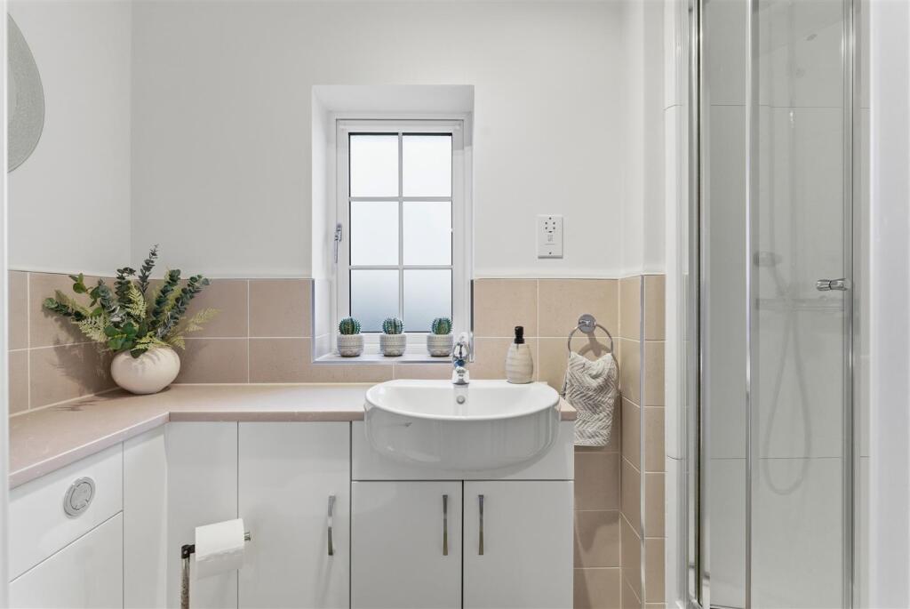 Ensuite.jpg