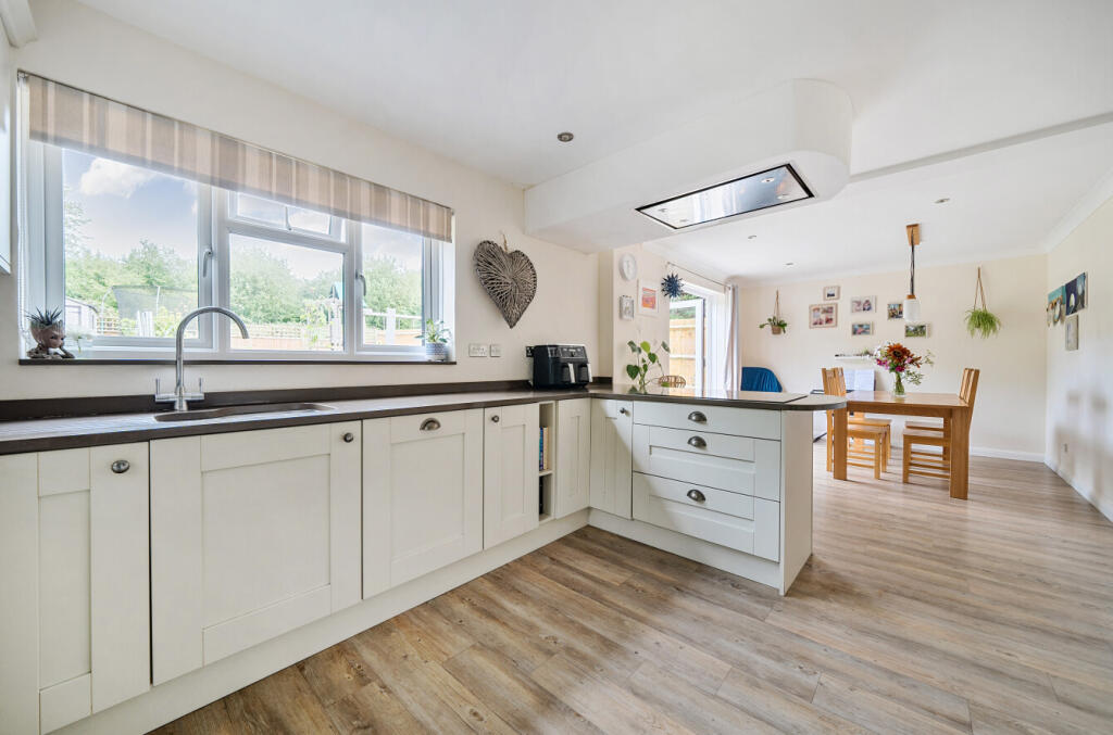 1332221-27-6895ea...