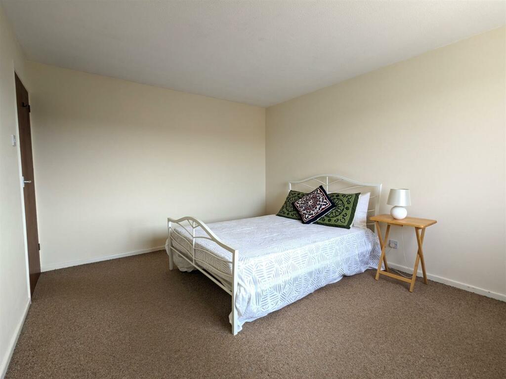 Bedroom 1..jpg