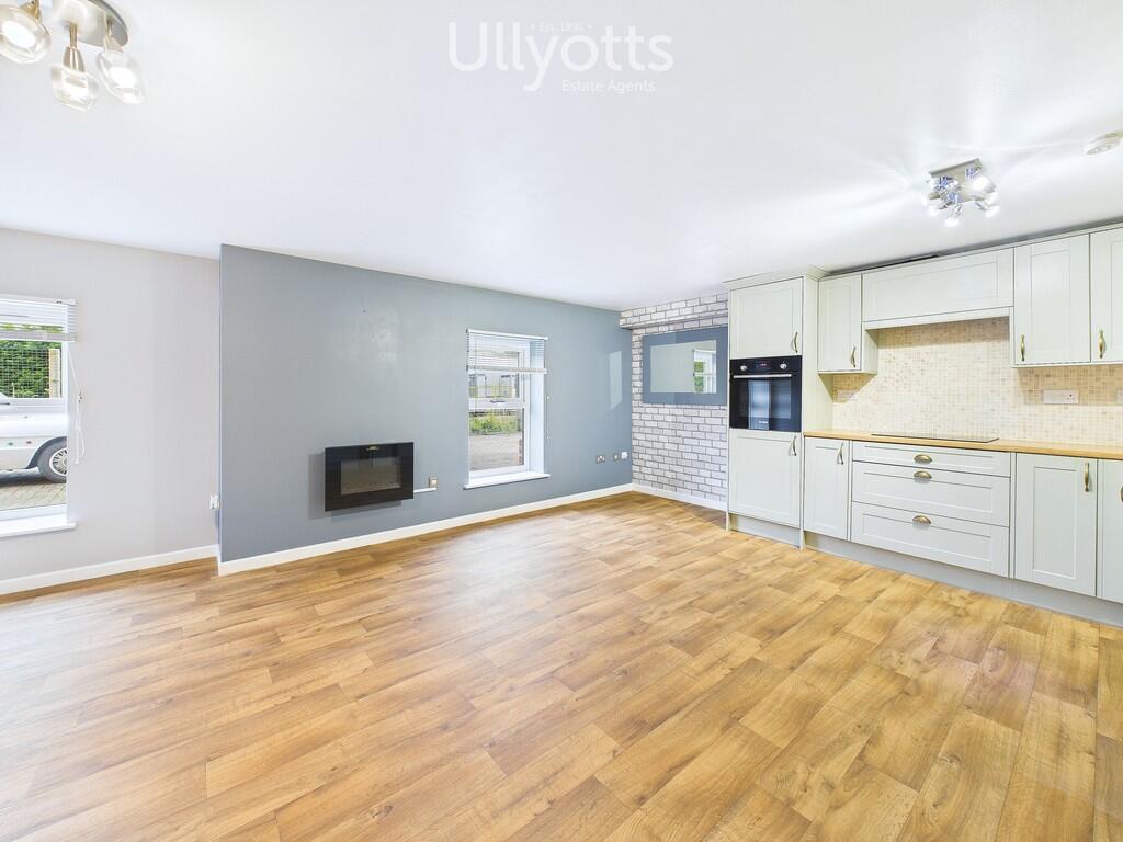 Living Room/Kitch...