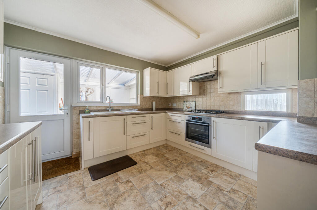 1356439-6-68d665c...