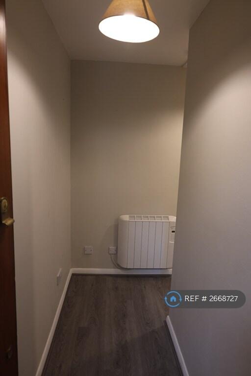 Private Hallway Entrance