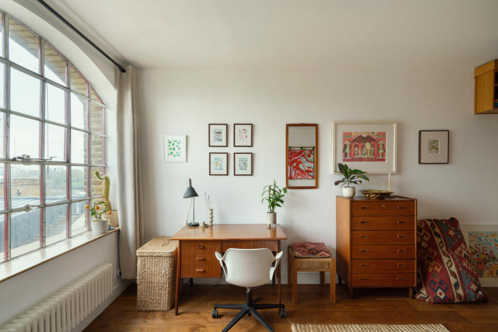 241565 - DUNDEE-WHARF-30.jpg