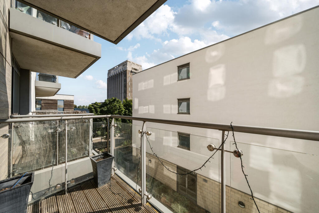 1336942-4-6899c01...