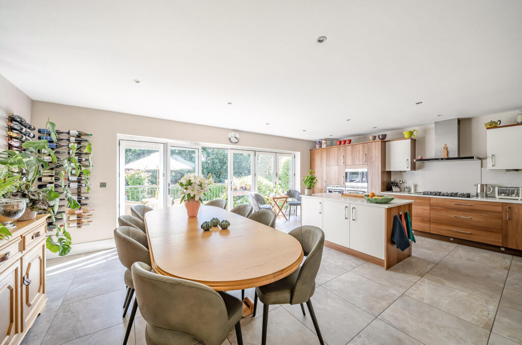 1320970-5-68713bd...