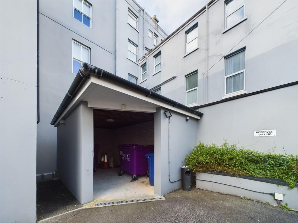 CAM02089G0-PR0415...