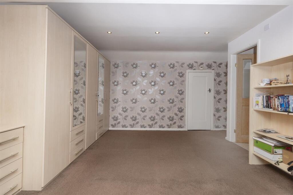 Bramleys Estate Agents - West Lodge Crescent - Ain
