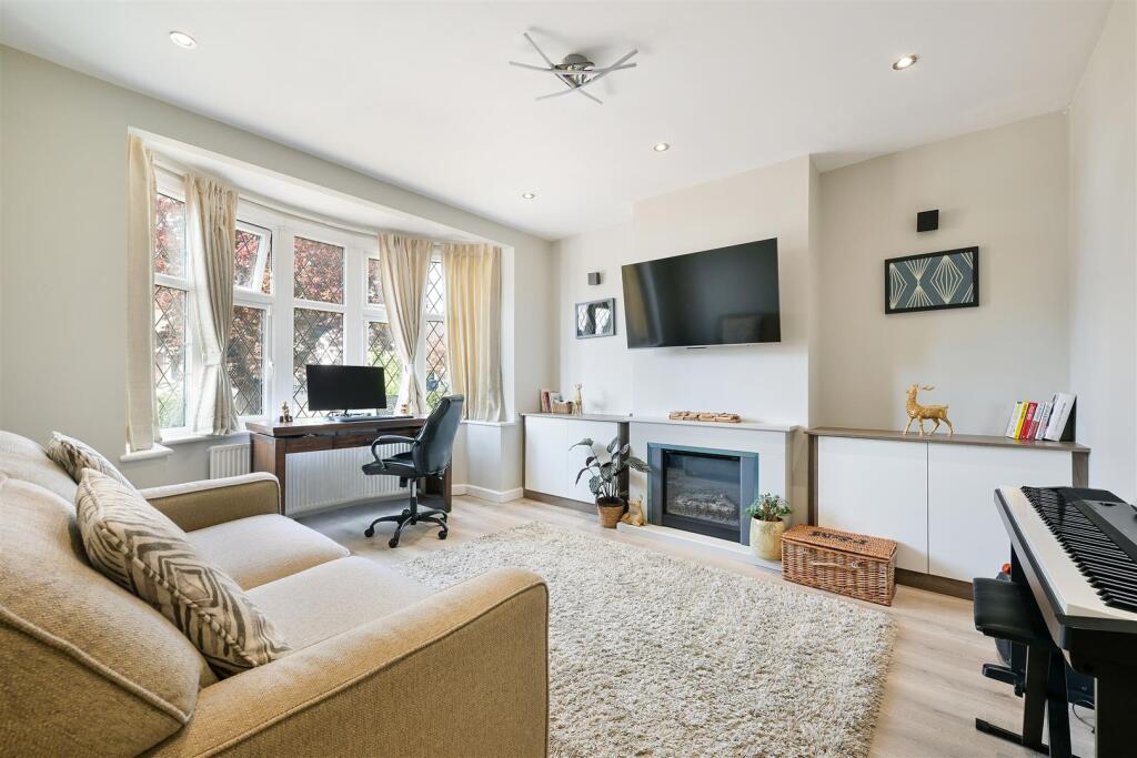 BRADSTOCK ROAD, 70- (12).jpg