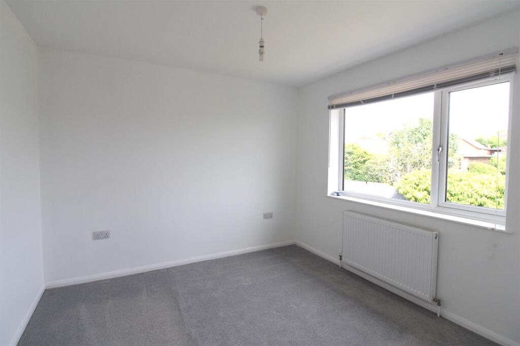 10 Wilson Way - Bedroom 2.JPG