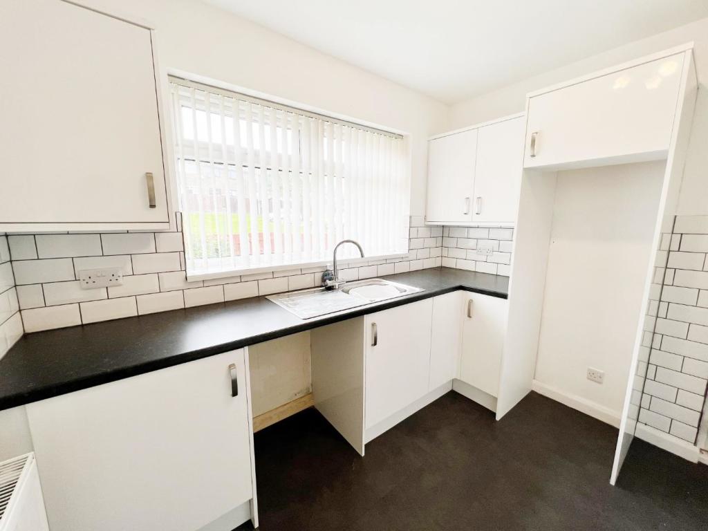 Kitchen 4.jpg
