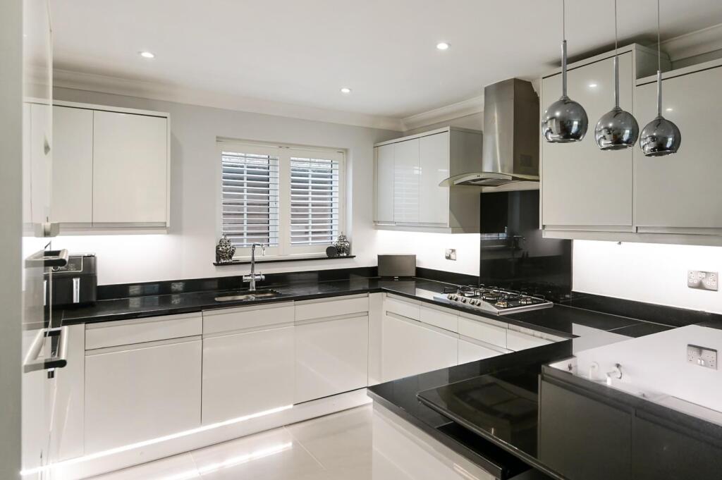 ACORN CLOSE (14).jpg